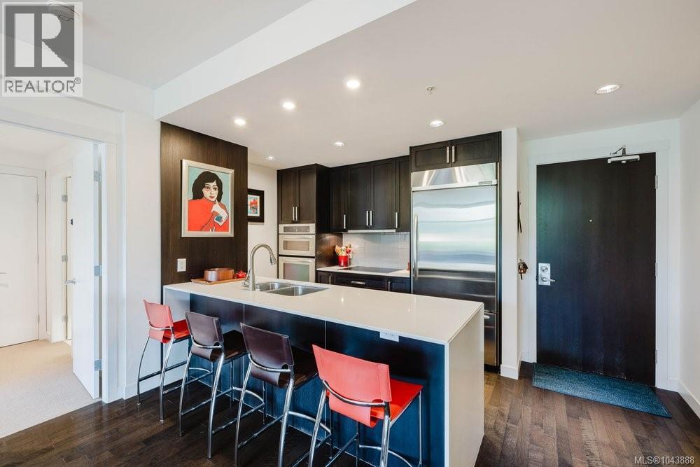 #214 999 Burdett Ave - 4