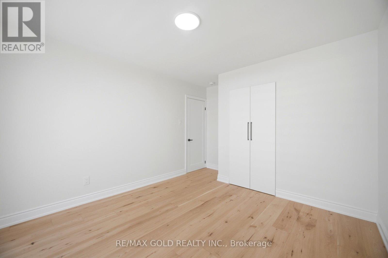 8 ATHLONE AVENUE - 23