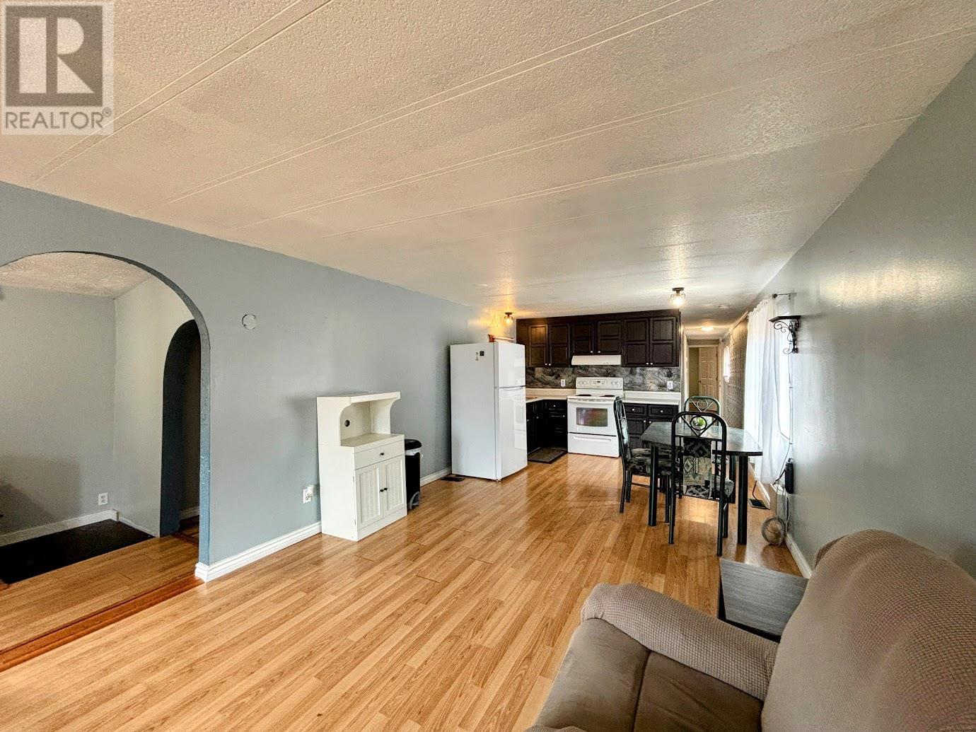 25 Coveney ST - 5