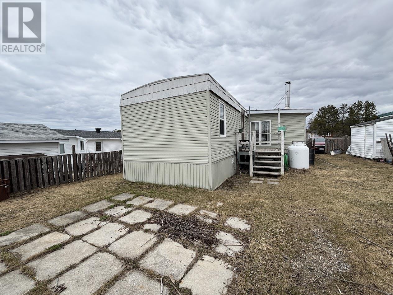 22 Jackson CRES - 26