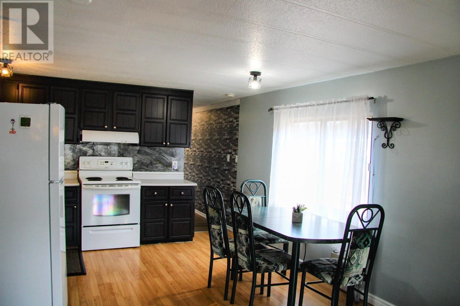 25 Coveney ST - 3