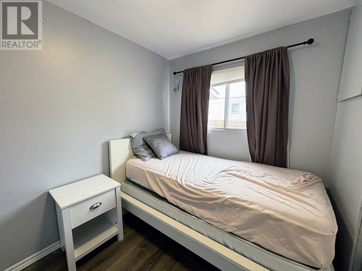 25 Coveney ST - 12