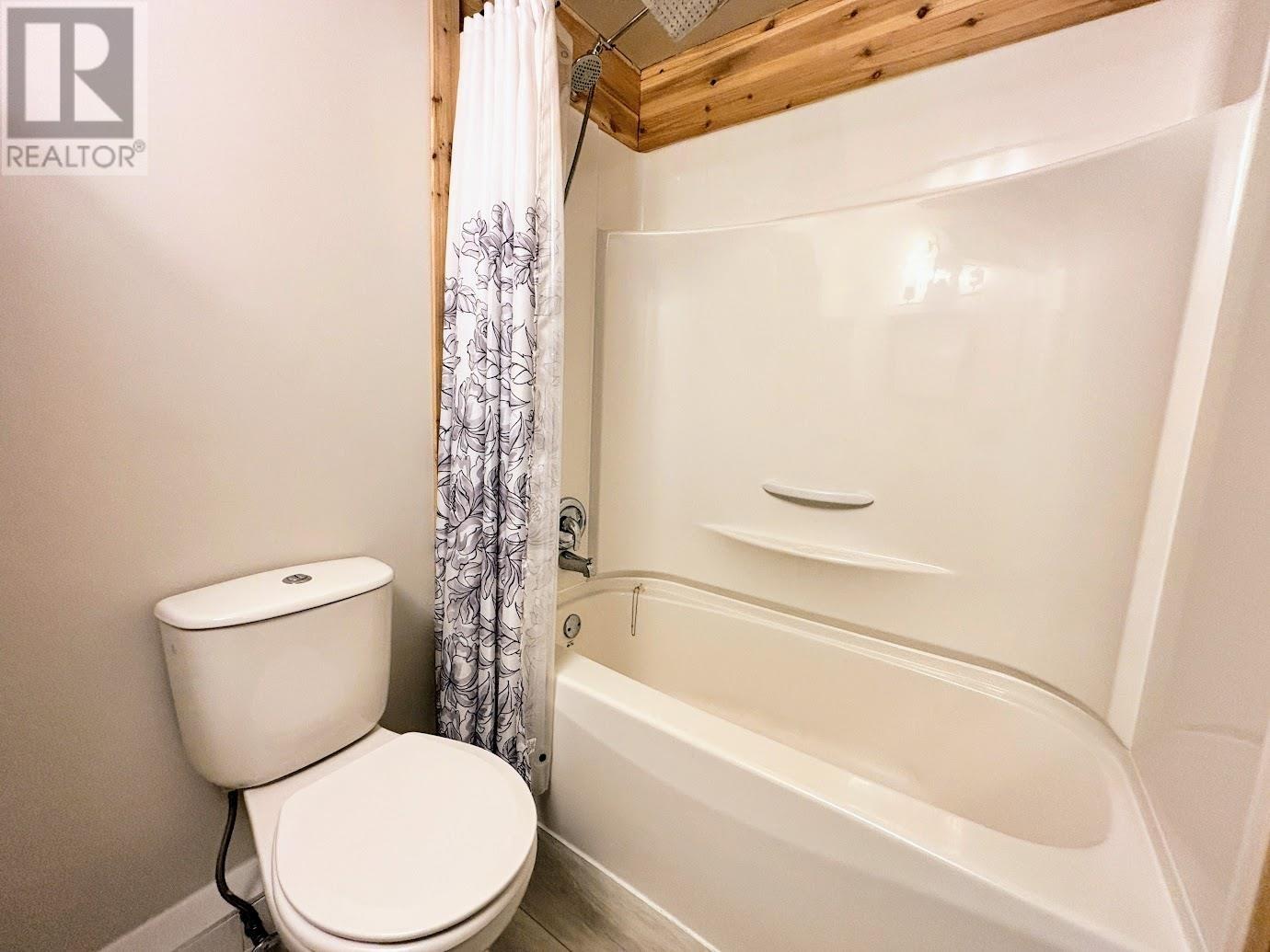 54 Jackson CRES - 20