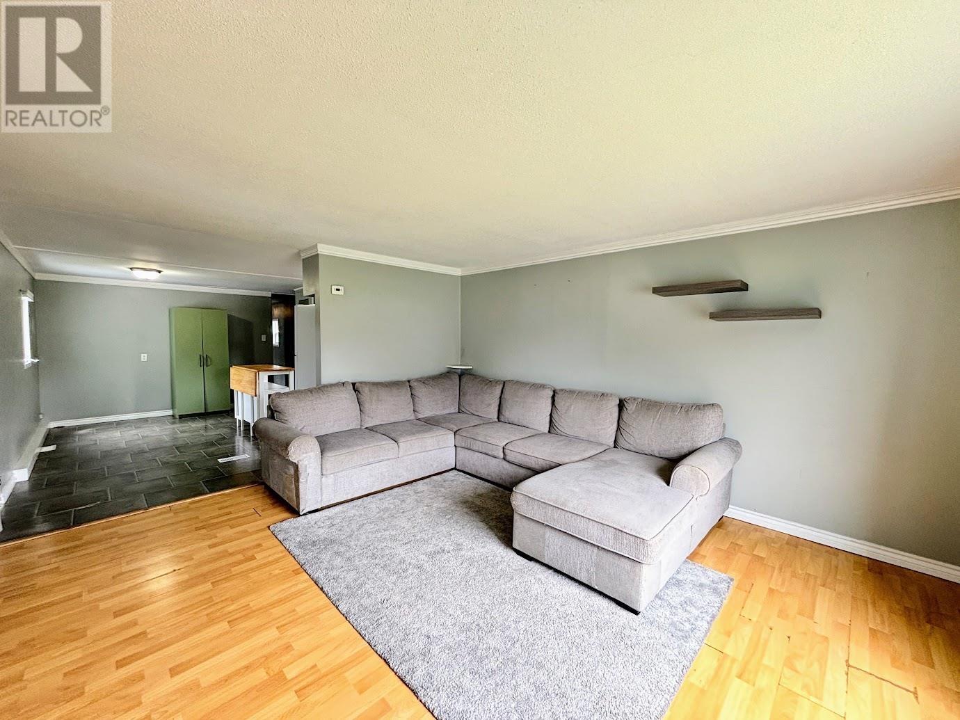 54 Jackson CRES - 3