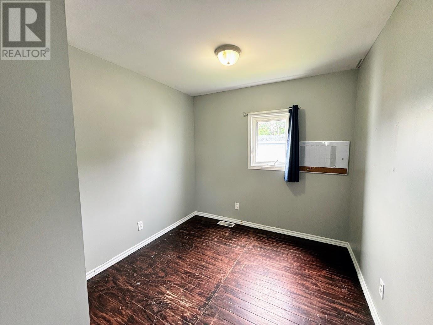 54 Jackson CRES - 9