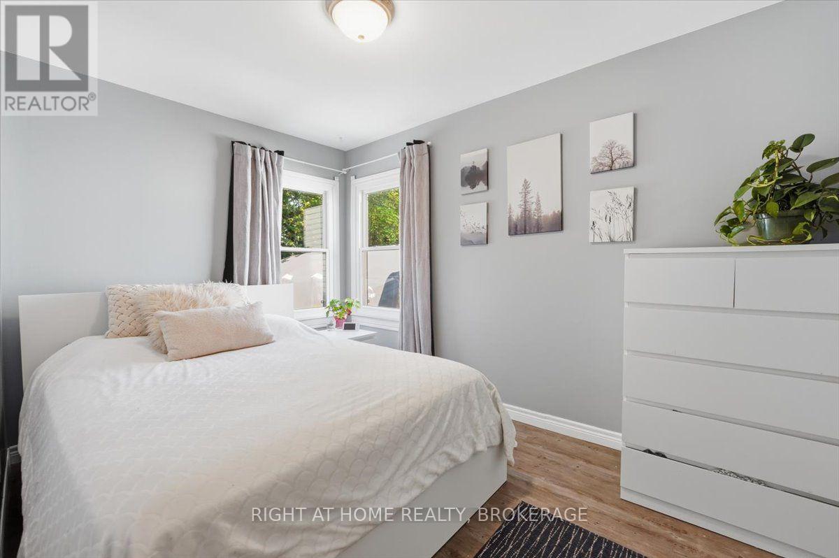 63 PLYMOUTH AVENUE - 17