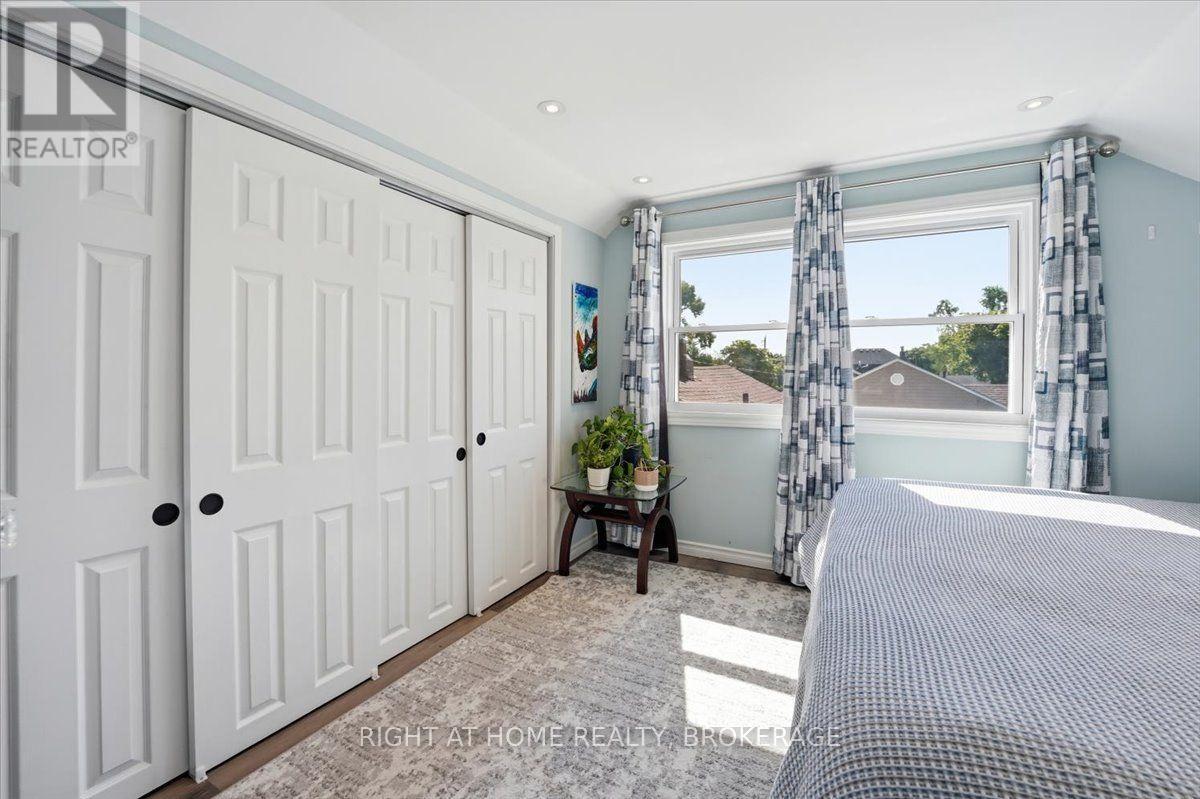 63 PLYMOUTH AVENUE - 24