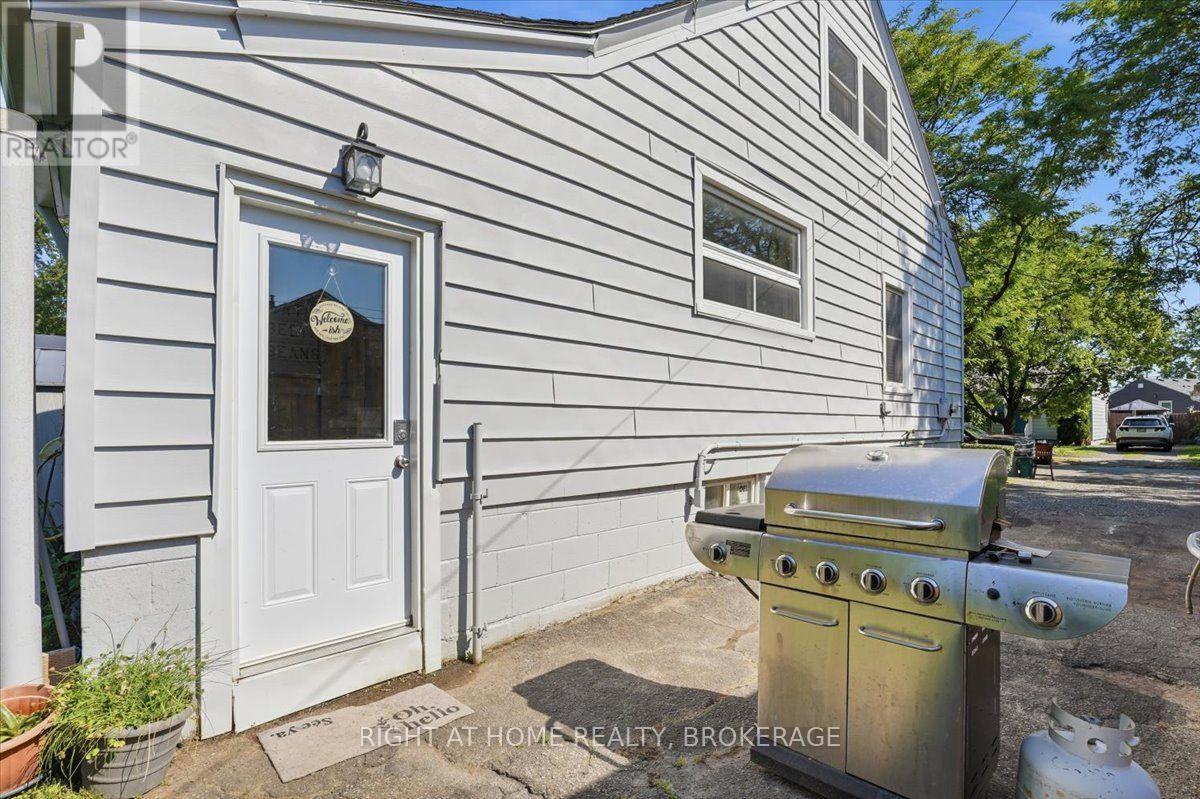 63 PLYMOUTH AVENUE - 29