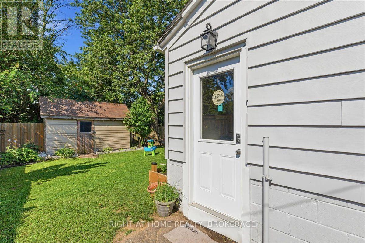 63 PLYMOUTH AVENUE - 30