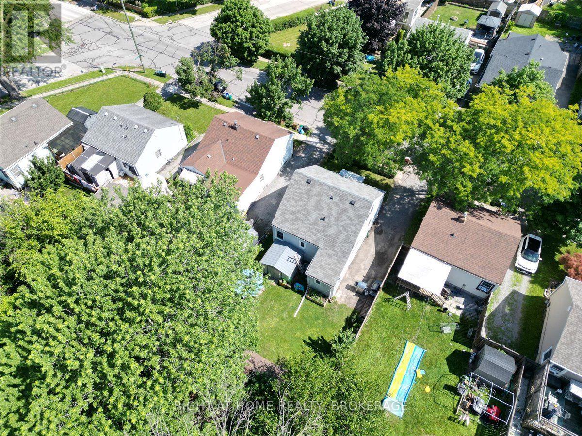 63 PLYMOUTH AVENUE - 39