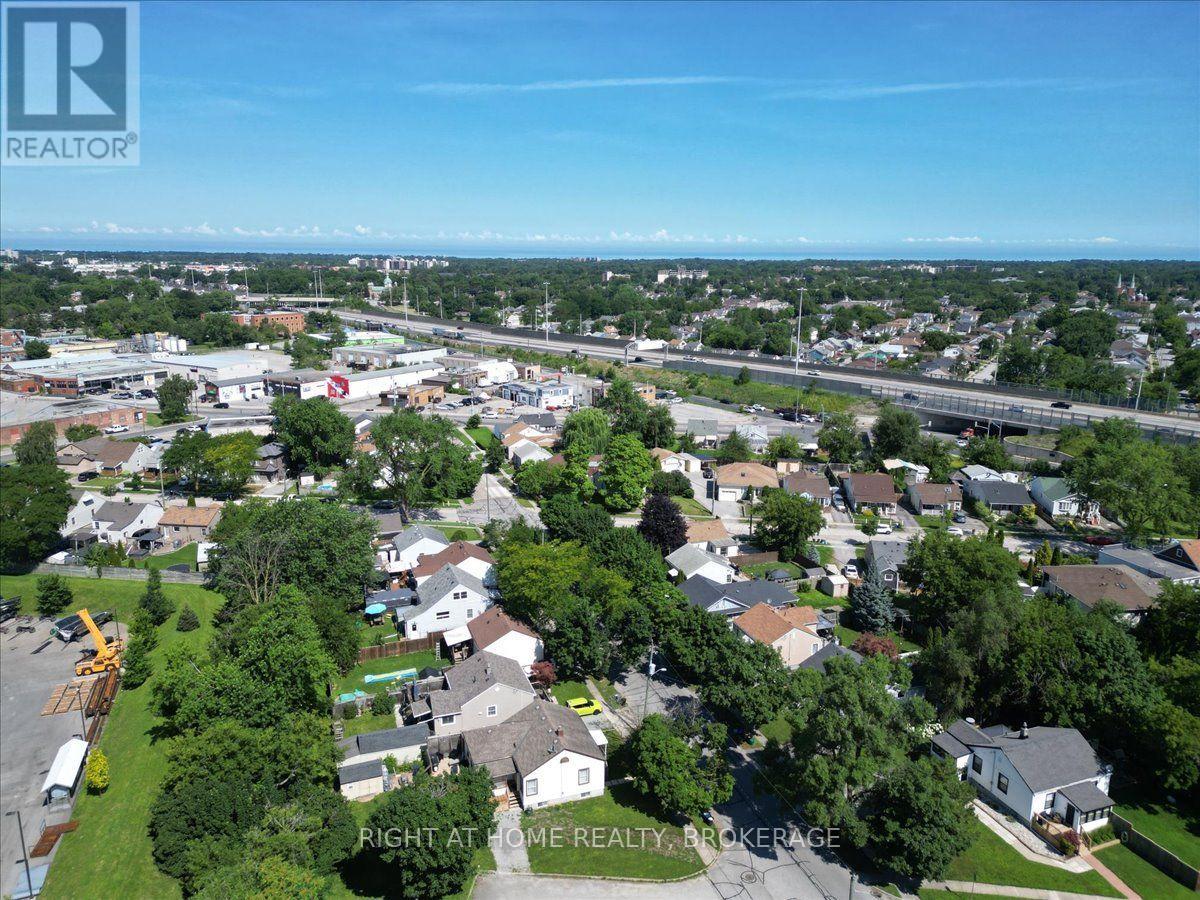 63 PLYMOUTH AVENUE - 41