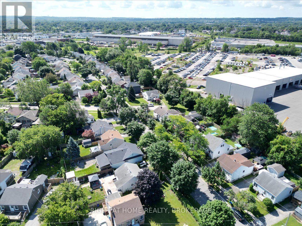 63 PLYMOUTH AVENUE - 42