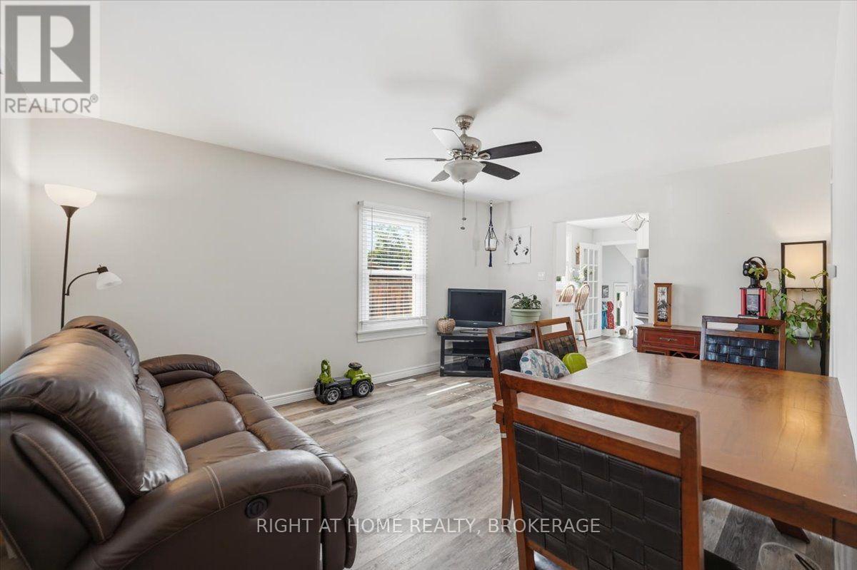 63 PLYMOUTH AVENUE - 9