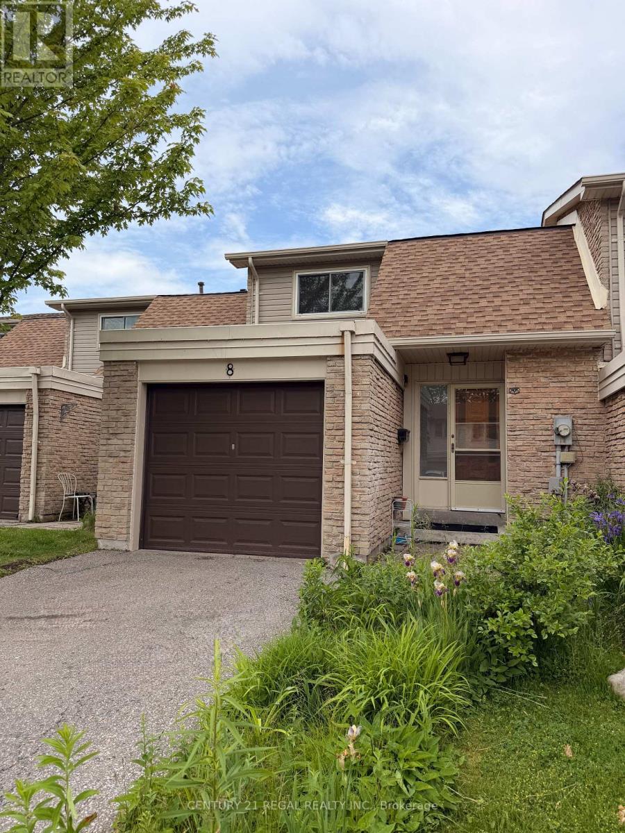 8 CHAMBERLAIN COURT - 2