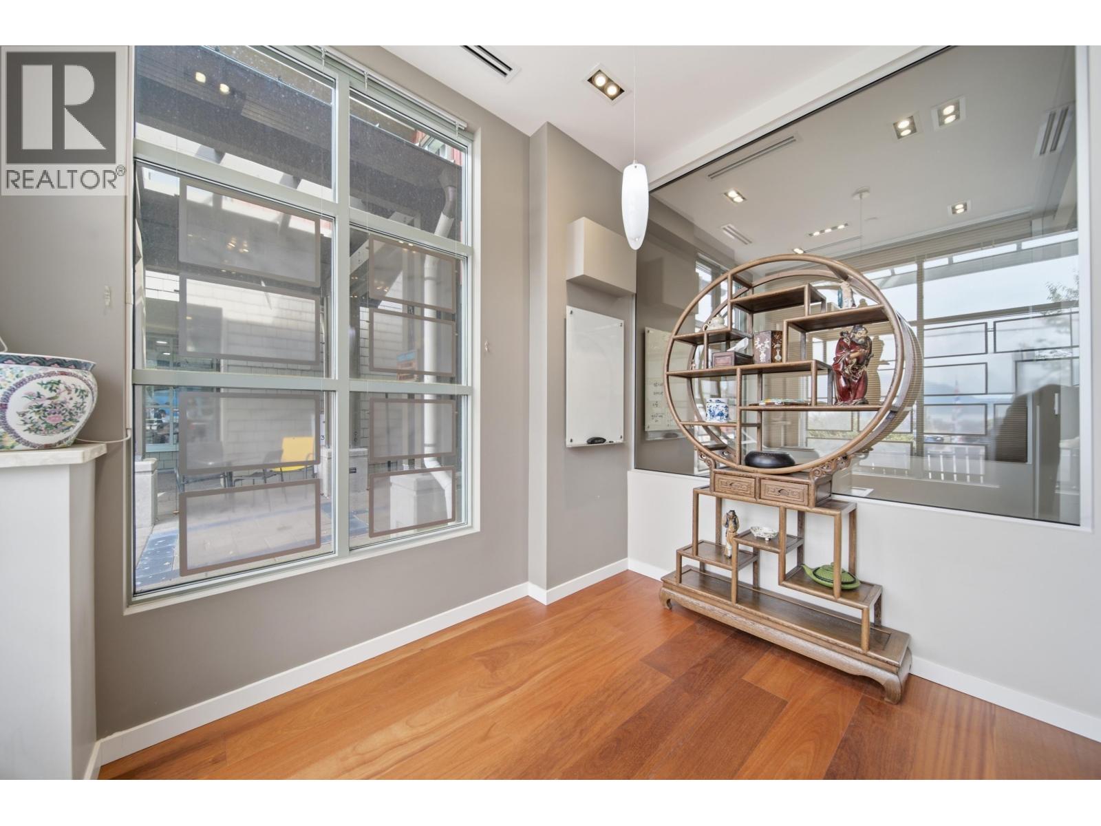 6392 BAY STREET, West Vancouver
