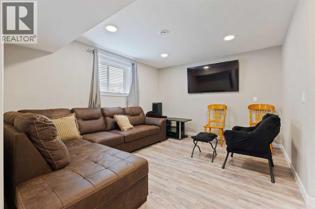 718 Hampshire Cove NE - 40
