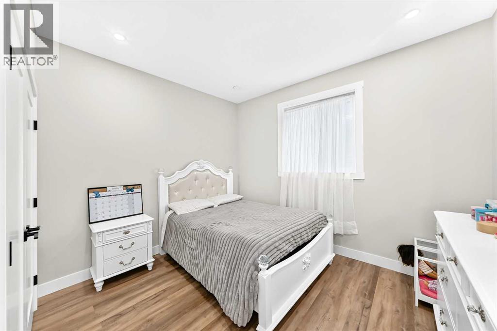 22 St Andrews Close - 28