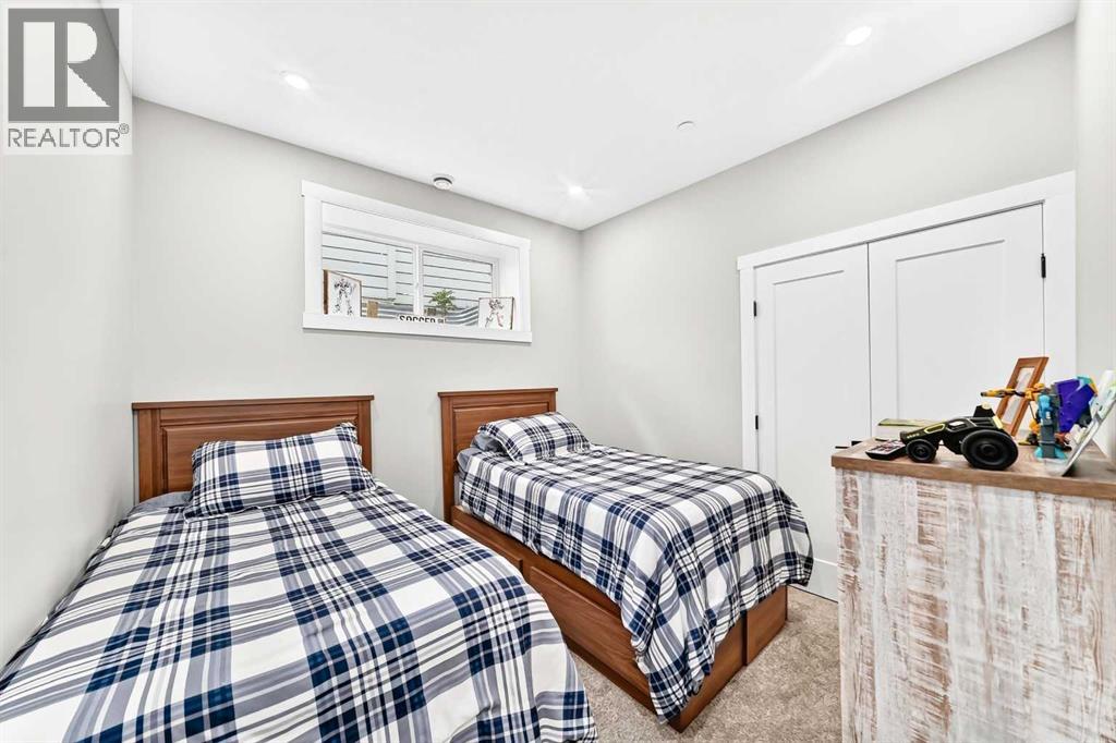 22 St Andrews Close - 41