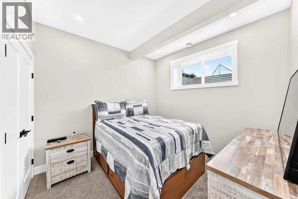 22 St Andrews Close - 43