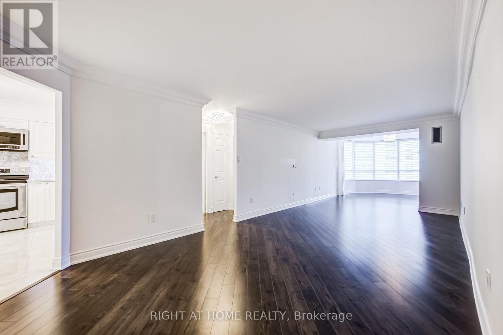 #412 333 CLARK AVENUE W - 12