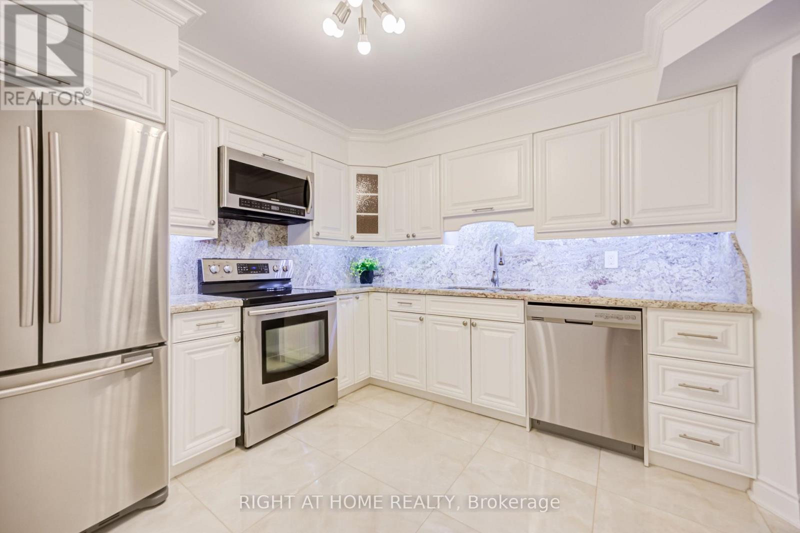 #412 333 CLARK AVENUE W - 16