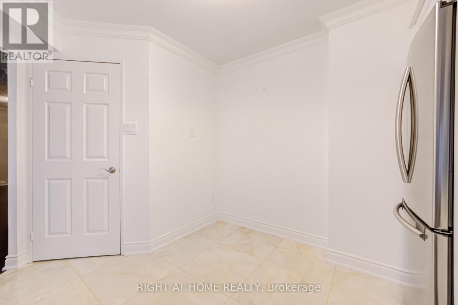 #412 333 CLARK AVENUE W - 18