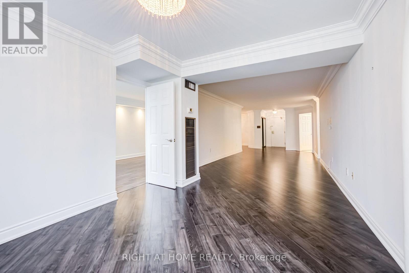 #412 333 CLARK AVENUE W - 23
