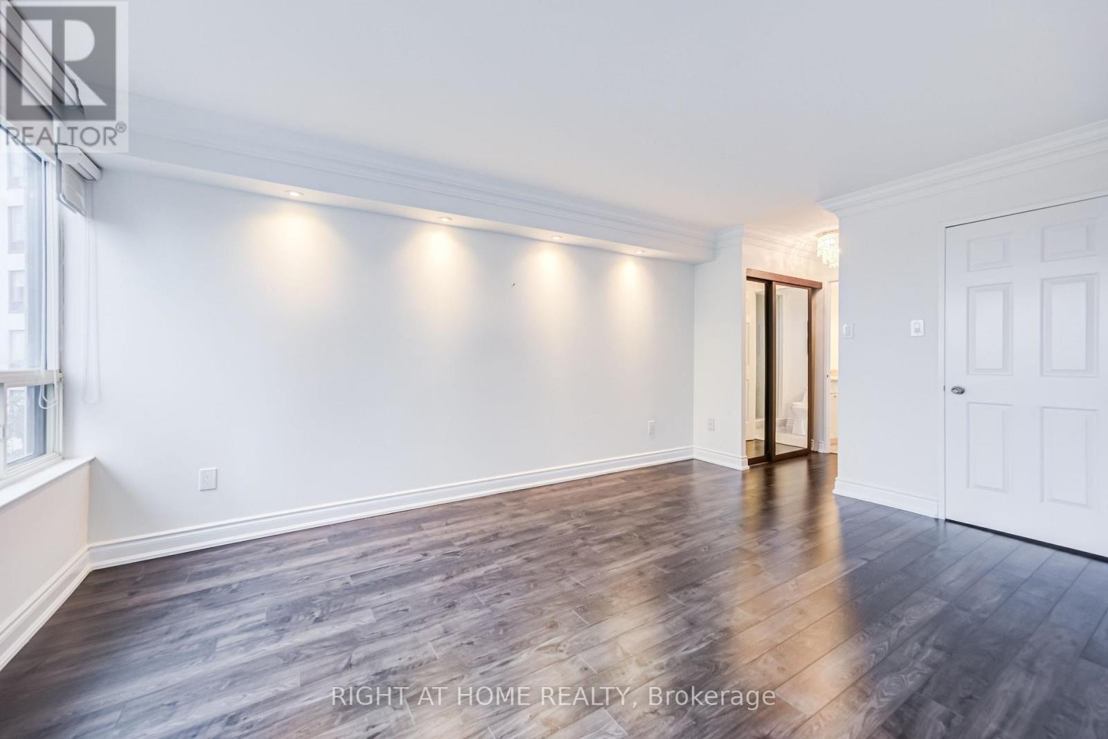 #412 333 CLARK AVENUE W - 24