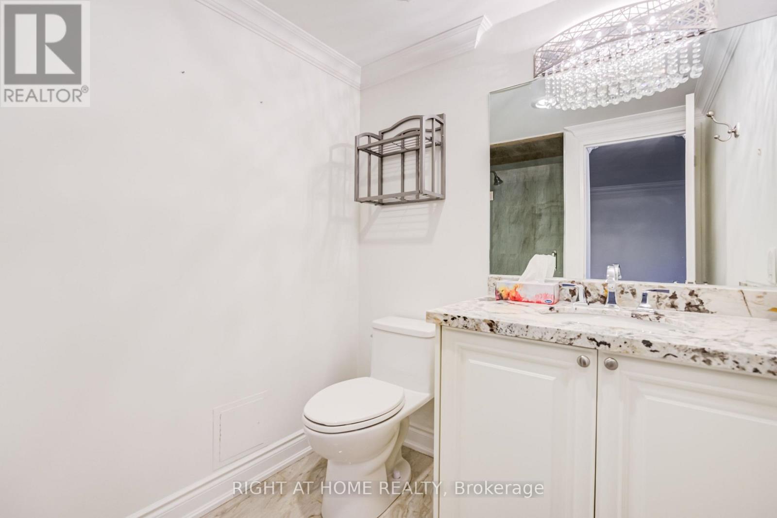 #412 333 CLARK AVENUE W - 31