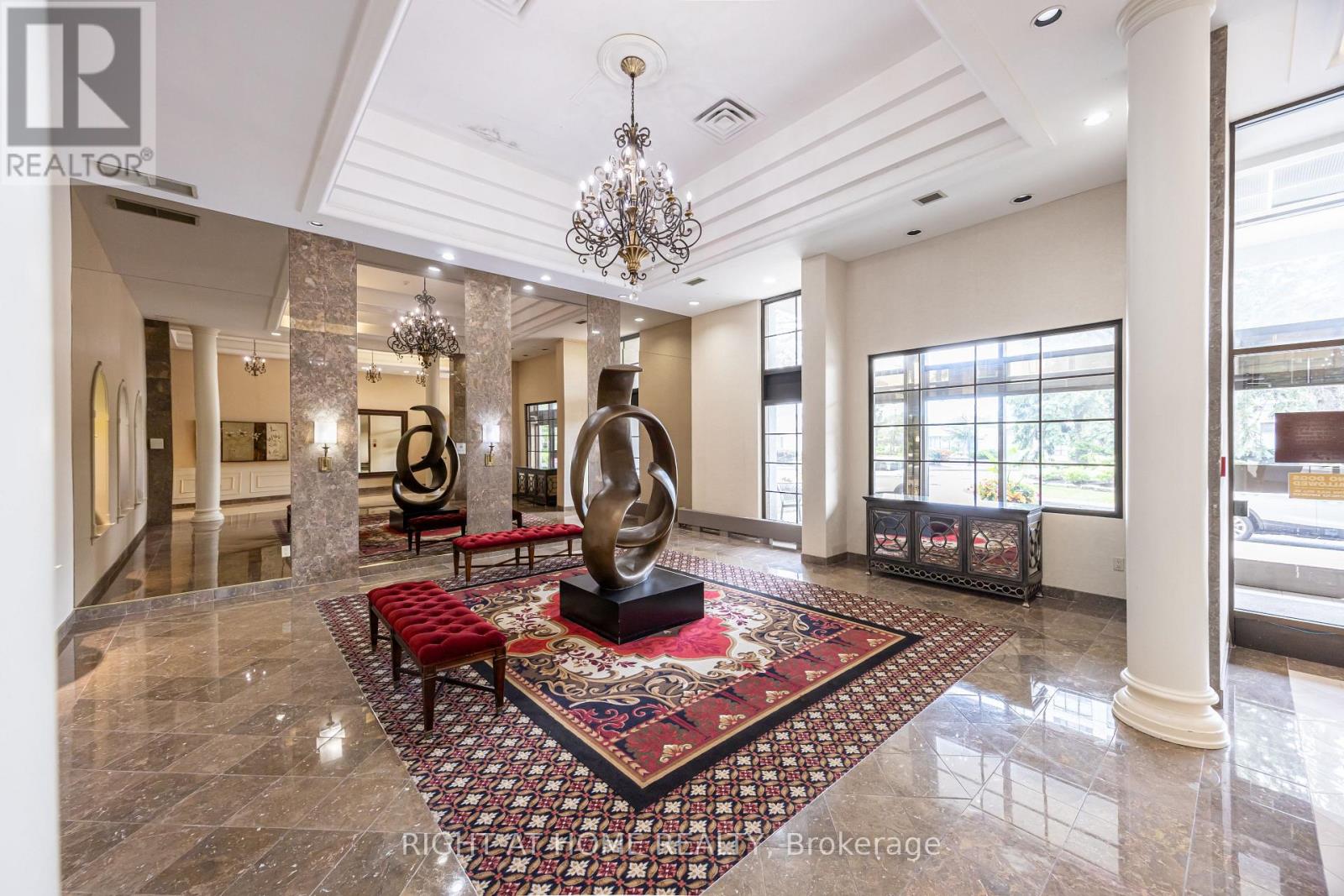 #412 333 CLARK AVENUE W - 41