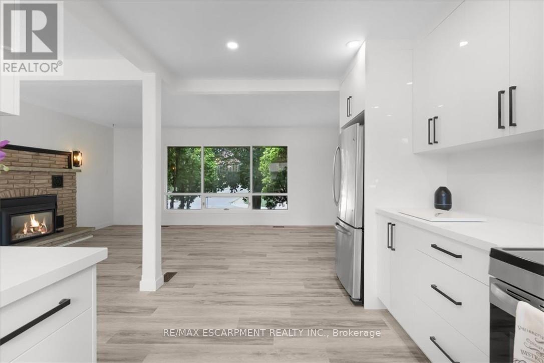 345 BERKINDALE DRIVE - 11