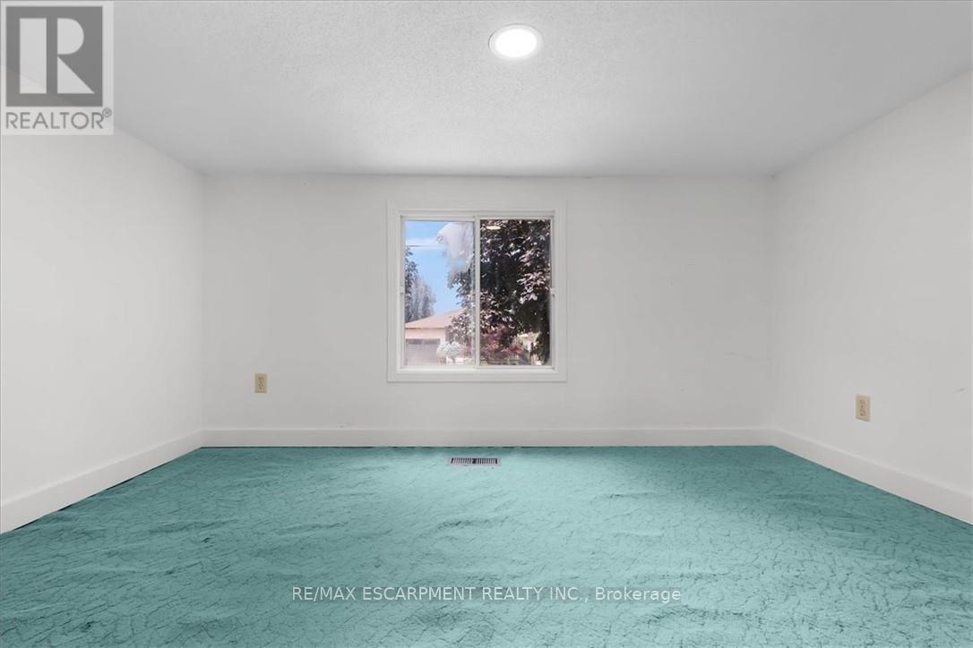 345 BERKINDALE DRIVE - 17