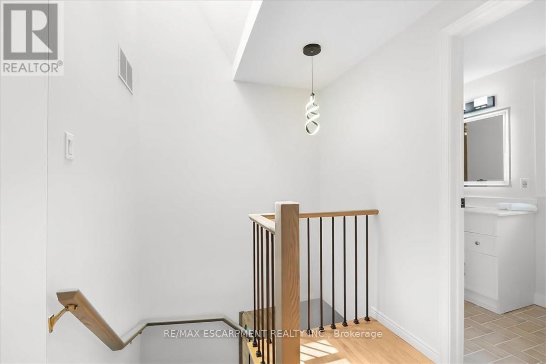 345 BERKINDALE DRIVE - 20