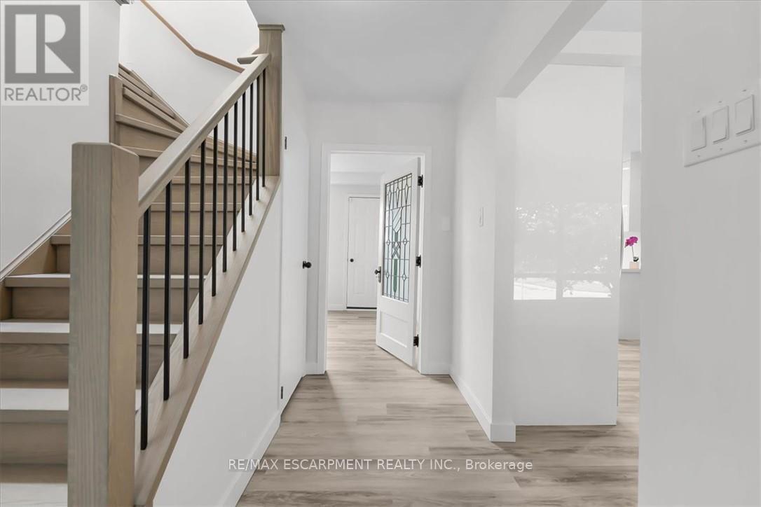 345 BERKINDALE DRIVE - 3