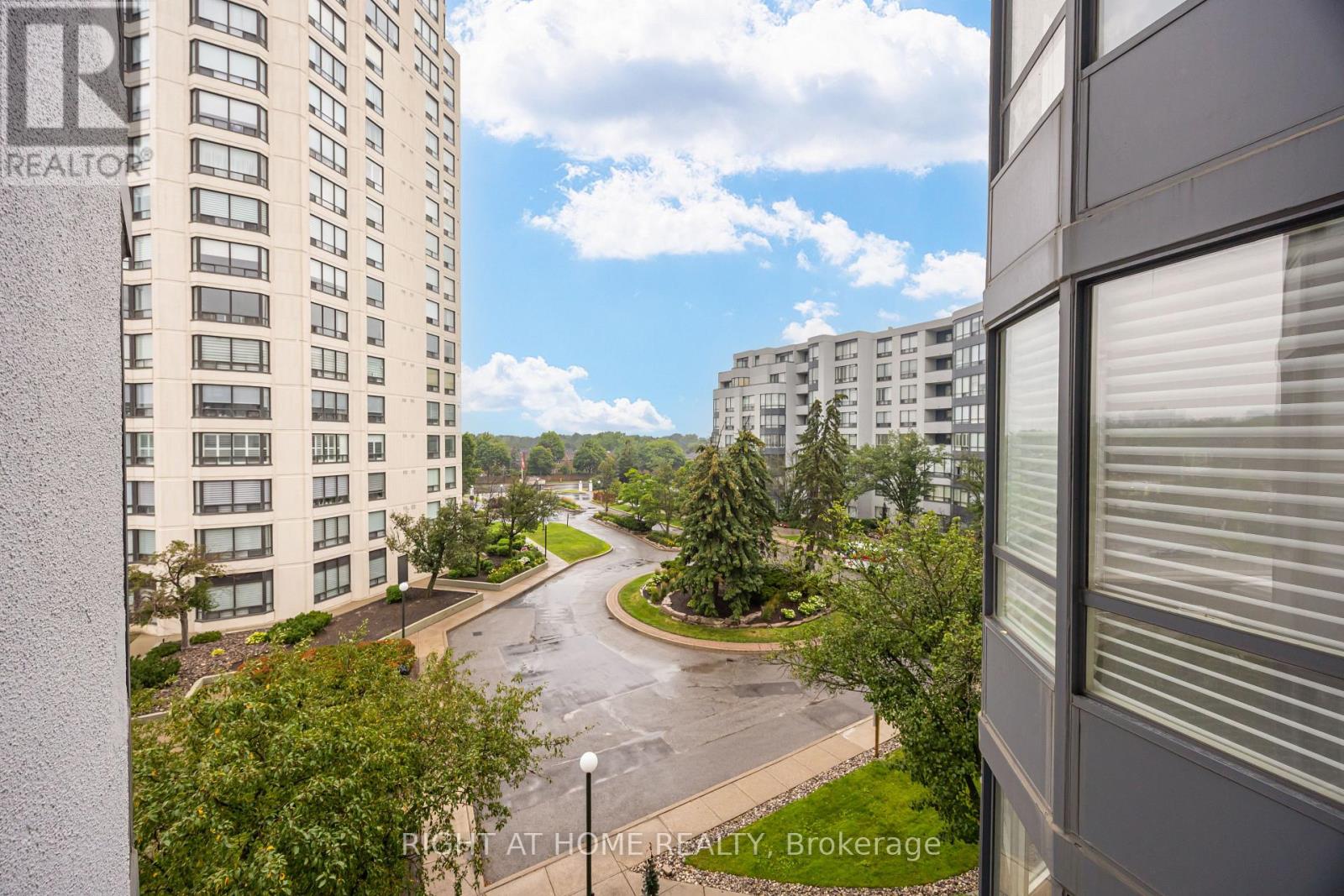#412 333 CLARK AVENUE W - 39