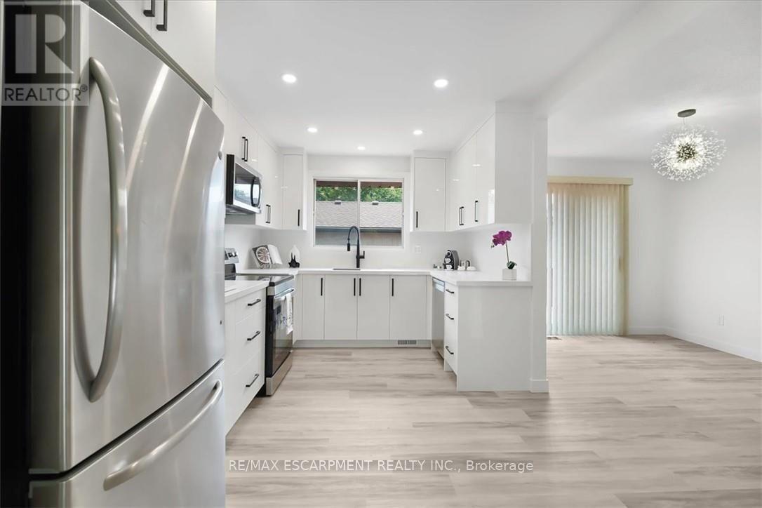 345 BERKINDALE DRIVE - 10