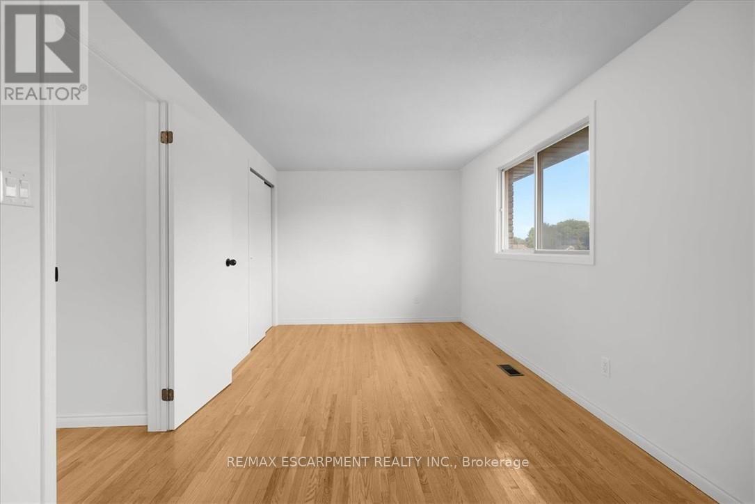 345 BERKINDALE DRIVE - 25