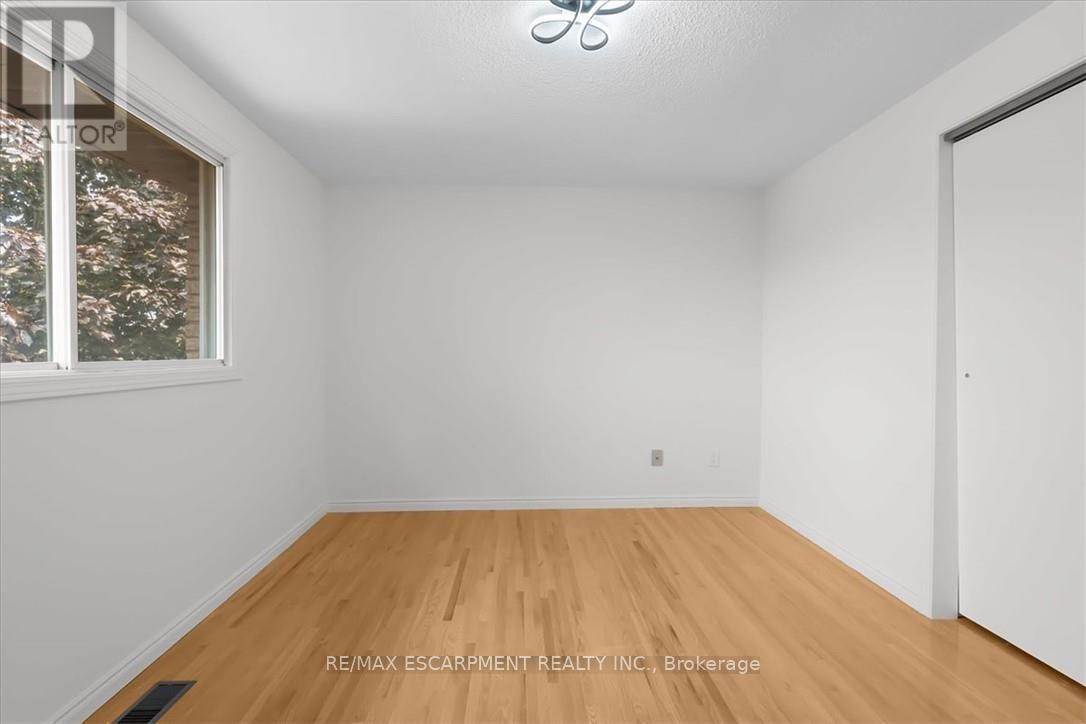 345 BERKINDALE DRIVE - 27