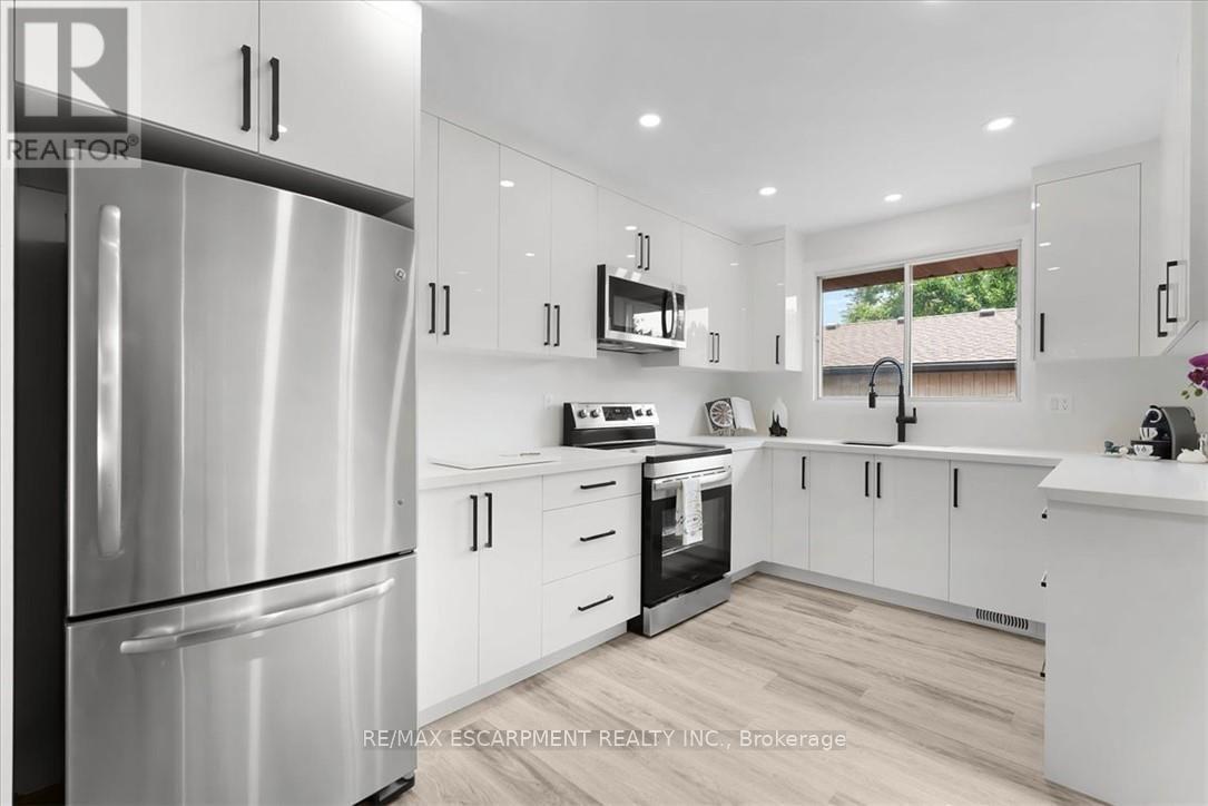 345 BERKINDALE DRIVE - 9