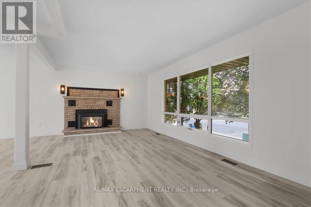 345 BERKINDALE DRIVE - 5