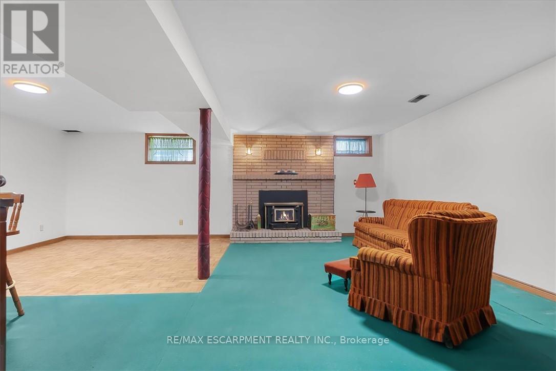 345 BERKINDALE DRIVE - 32
