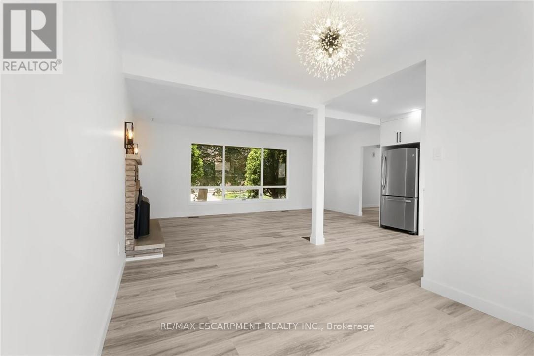 345 BERKINDALE DRIVE - 8
