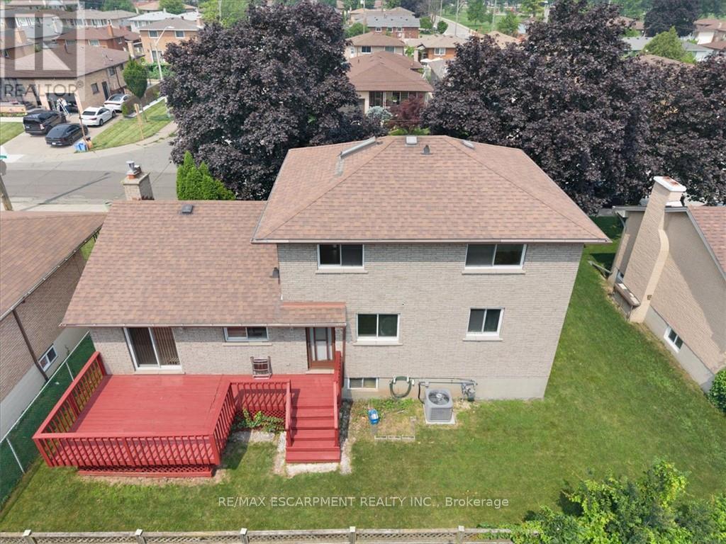 345 BERKINDALE DRIVE - 34