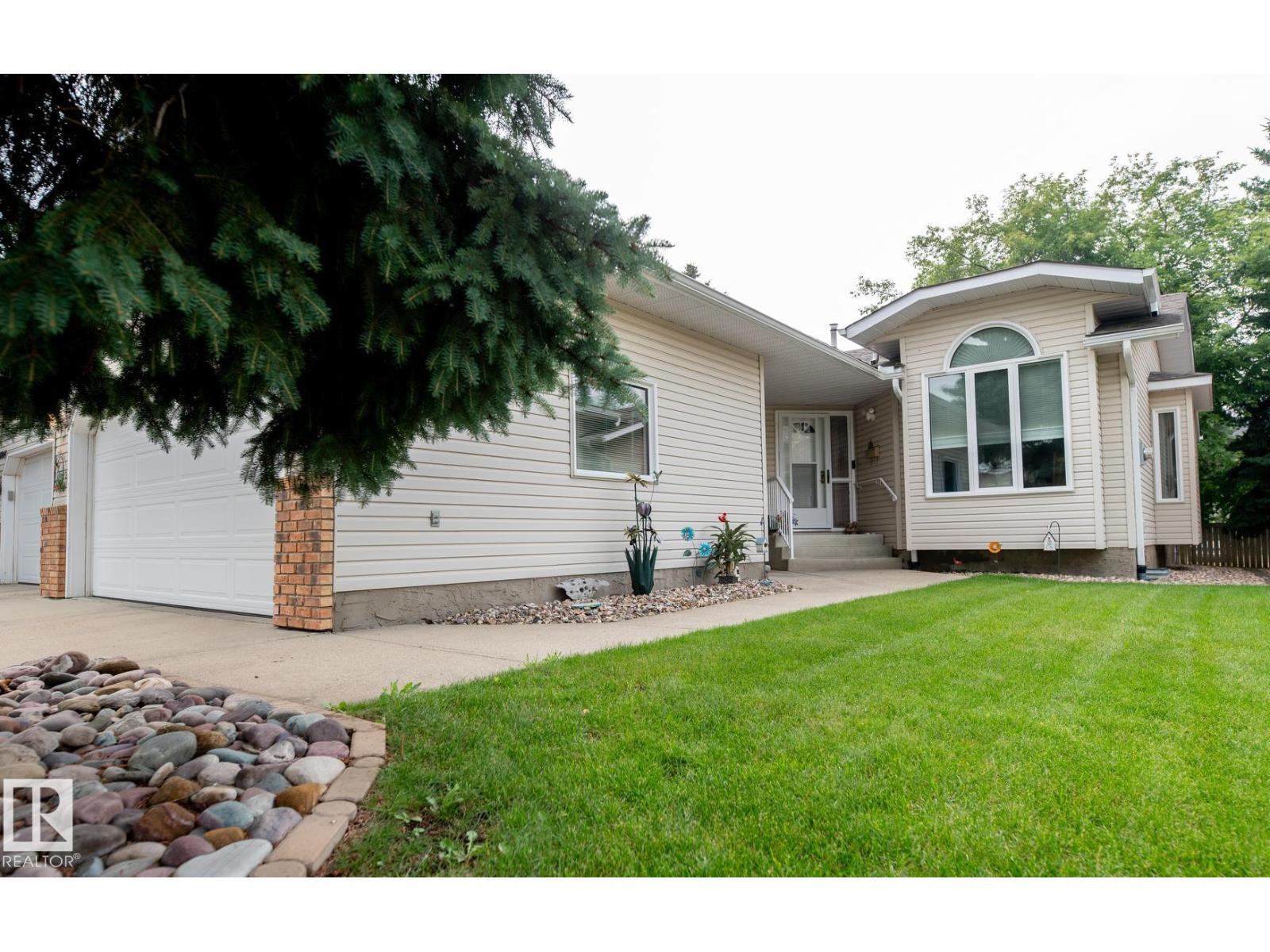 10860 25 AV NW - 1