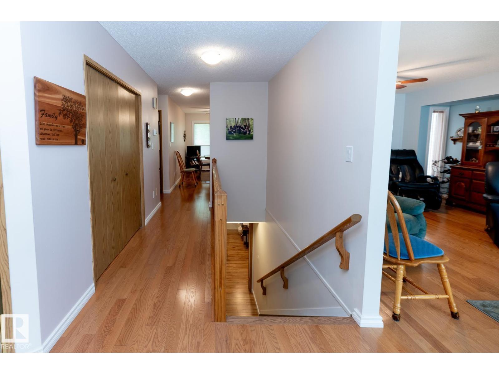 10860 25 AV NW - 11