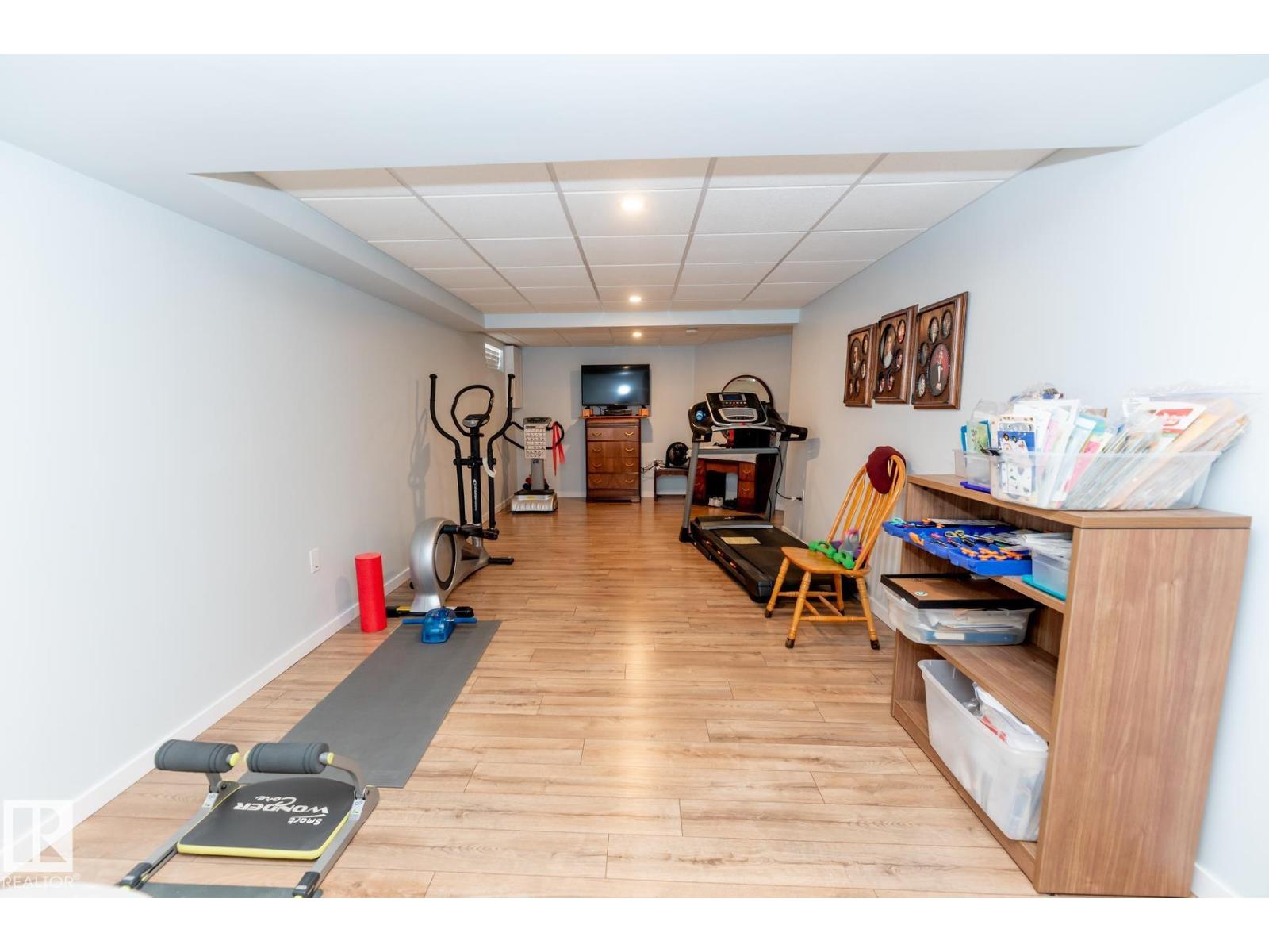 10860 25 AV NW - 27