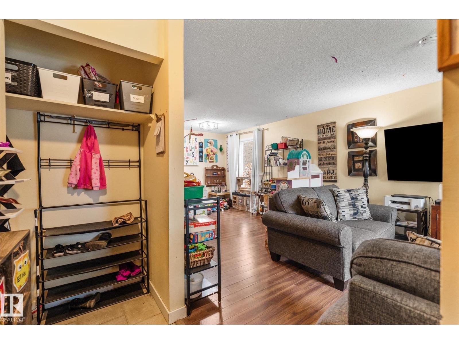 121 GREENWOOD DR - Image 12