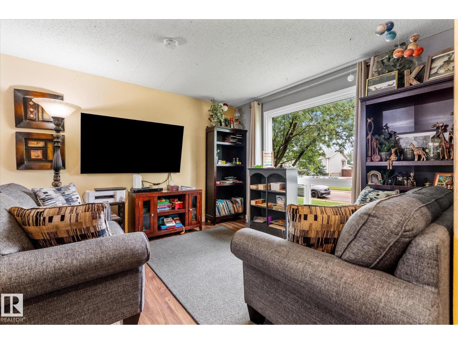 121 GREENWOOD DR - 13