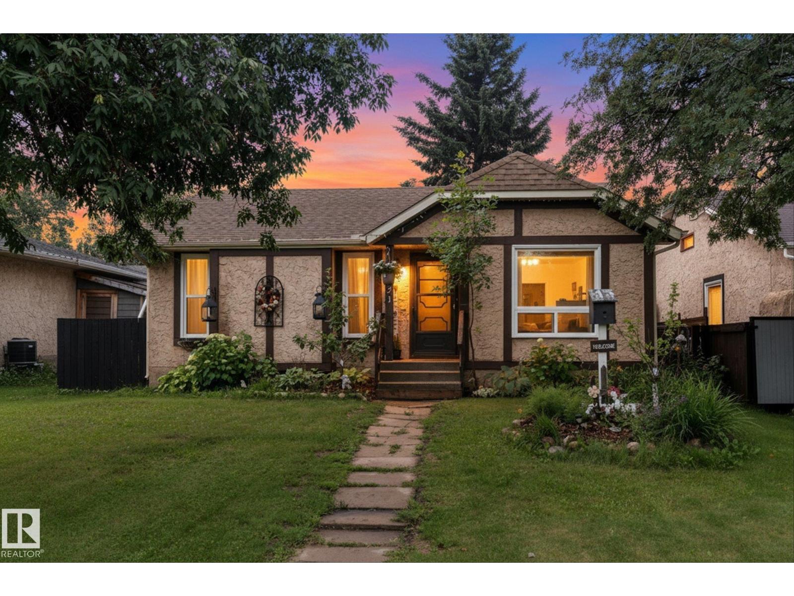 121 GREENWOOD DR - 1