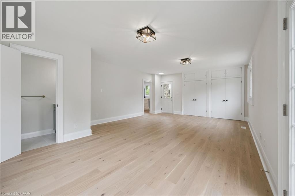651 DUNDAS Street S - Image 12
